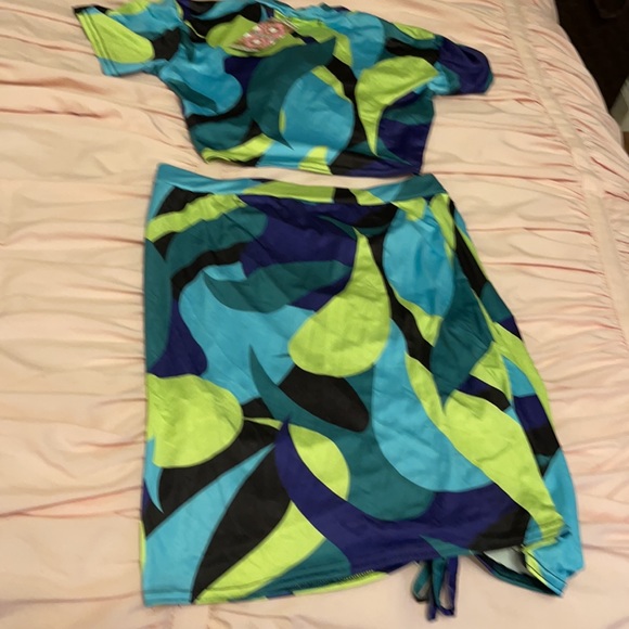 Turquoise Silky skirt Set! - Picture 6 of 8